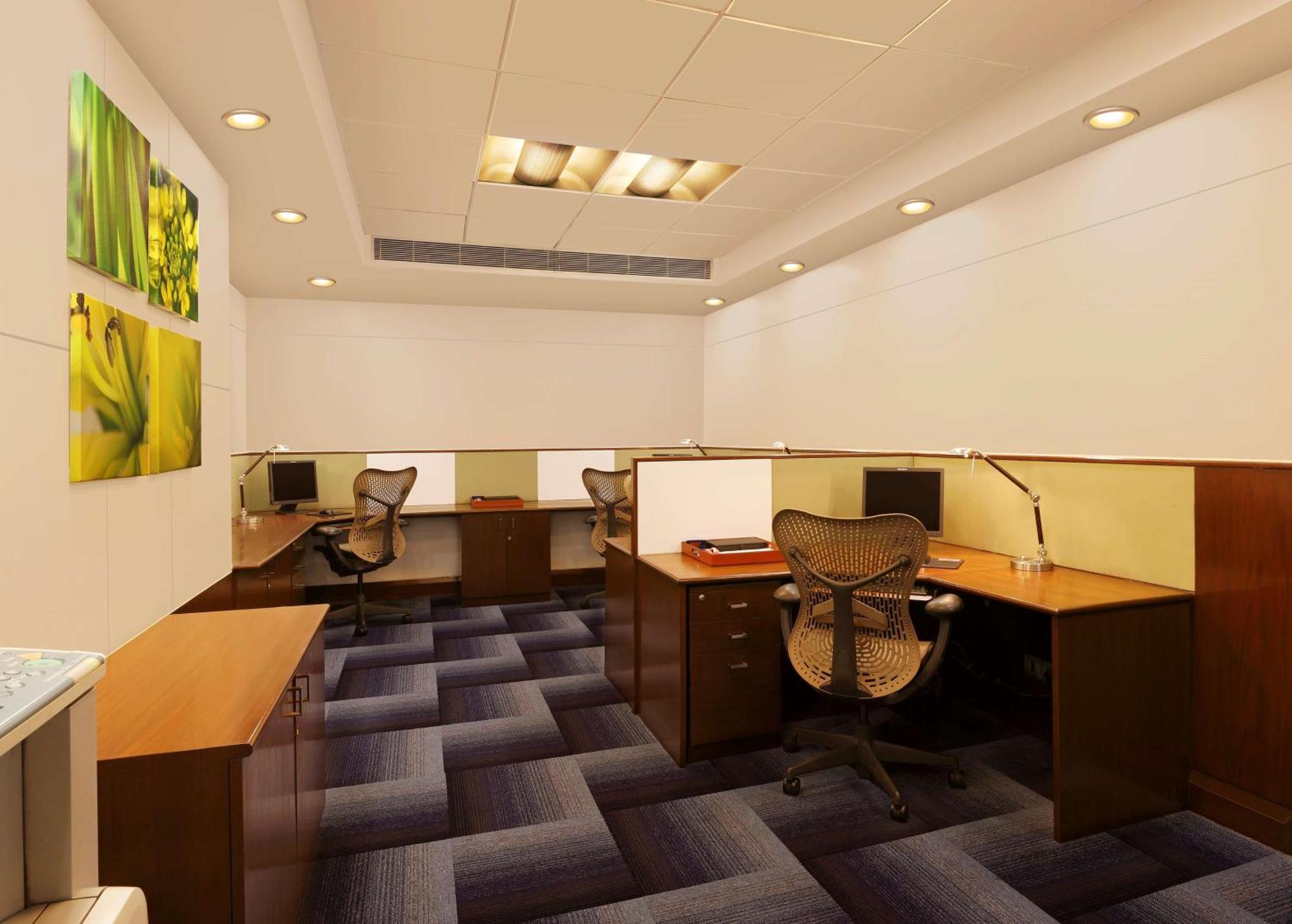 Hilton Garden Inn New Delhi/Saket מראה חיצוני תמונה