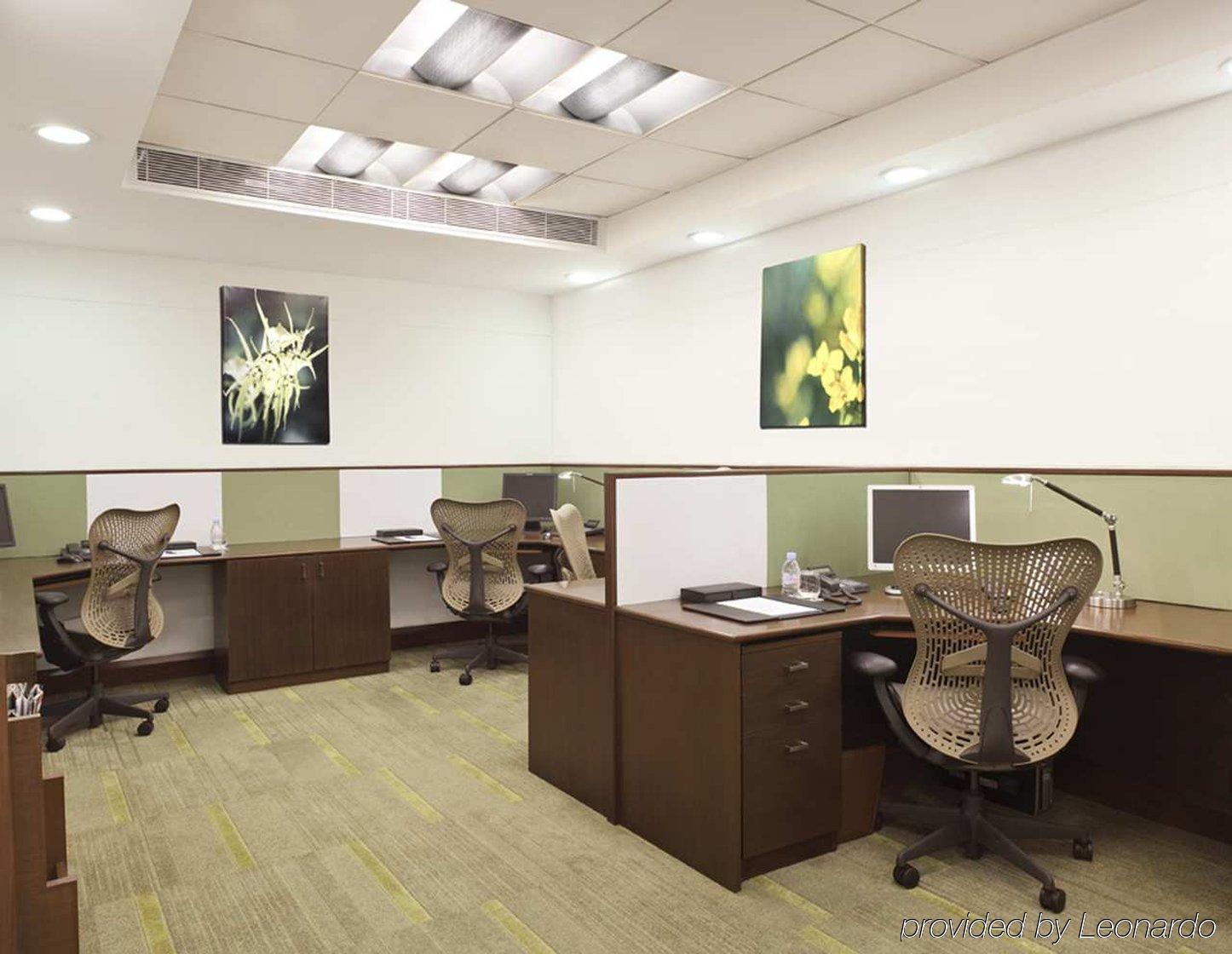 Hilton Garden Inn New Delhi/Saket מתקנים תמונה
